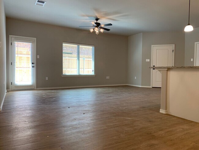 Photo - 1223 Preston Trails Unidad A