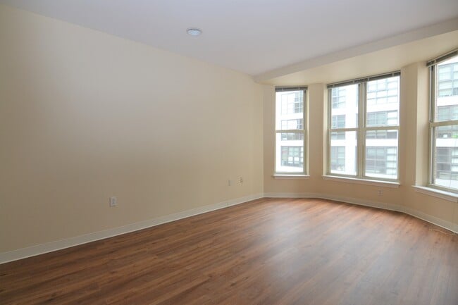 Photo - Landmark Square Apartments
