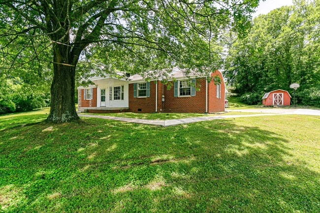 Photo - Cozy One Story, 3 bedroom, 2 baths, 1411 sqft