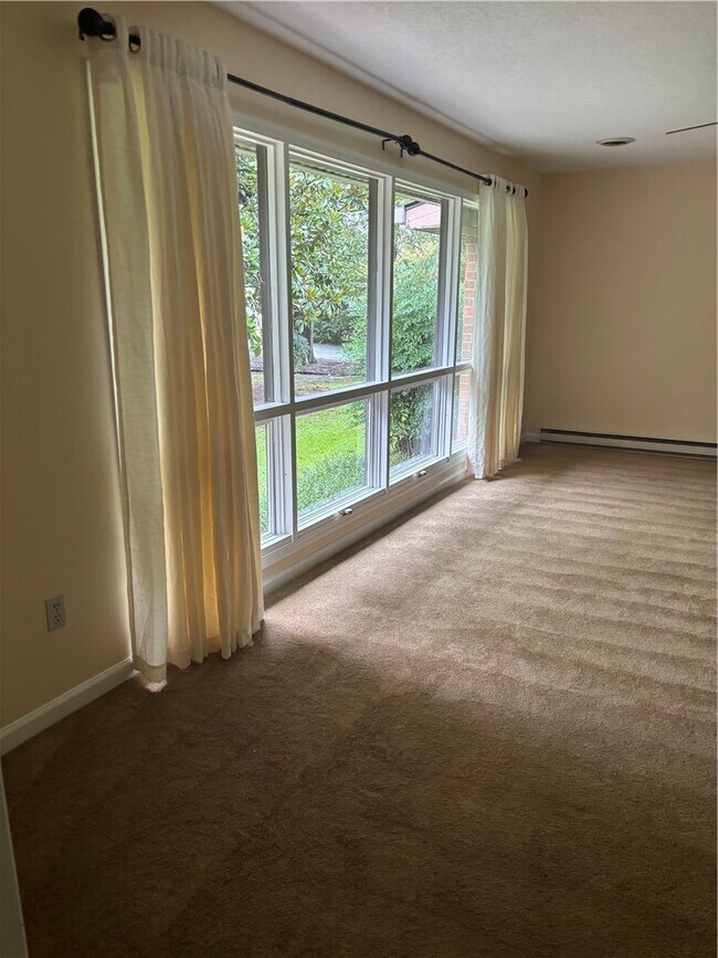 Photo - 115 Sharon Dr