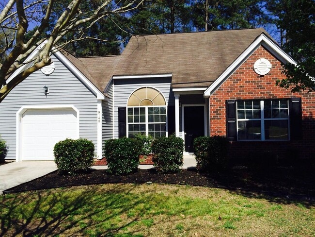 Building Photo - 9148 Fieldstone Trace