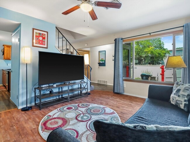 Photo - 428 East Bluff Unit 1