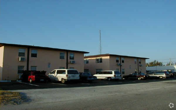 Photo - Magnolia Square