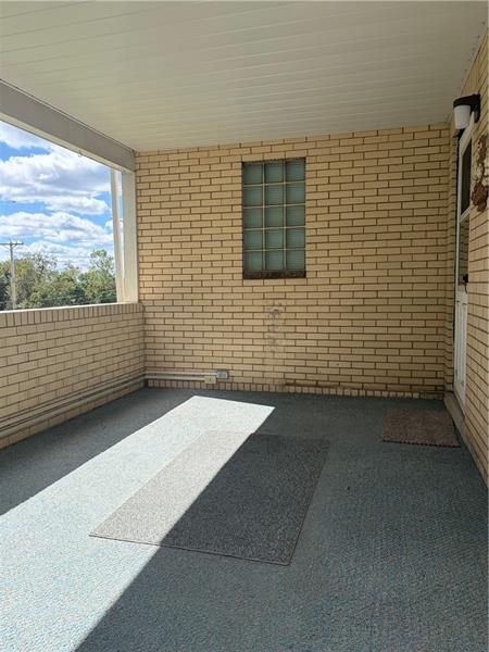 306 Valley Dr
