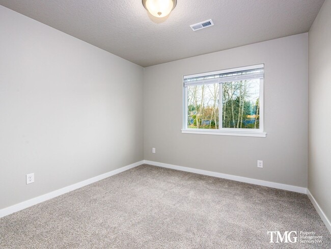 Photo - Newer Townhome in Minnehaha w/ 3 Bedroom 2.5 Bath!