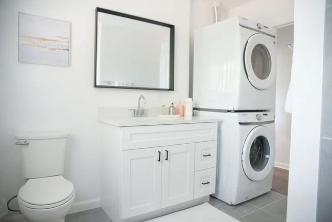 Photo - Fully Renovated 1x1 in amazing location!