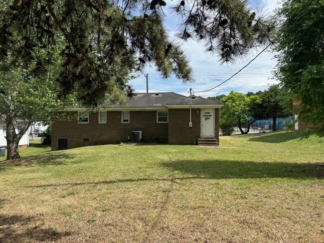 Photo - 1813 Ashcraft Ave