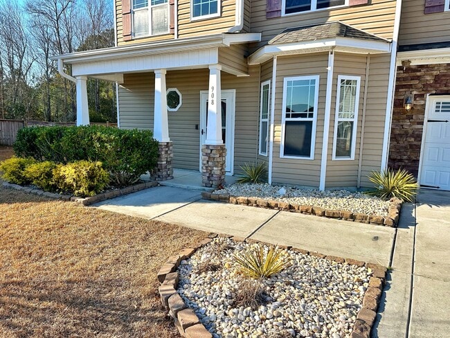 Photo - 908 Merlin Ct