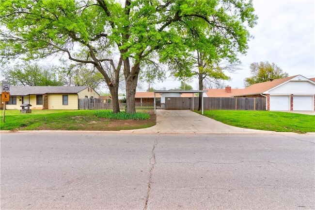 Photo - 5901 N MacArthur Blvd