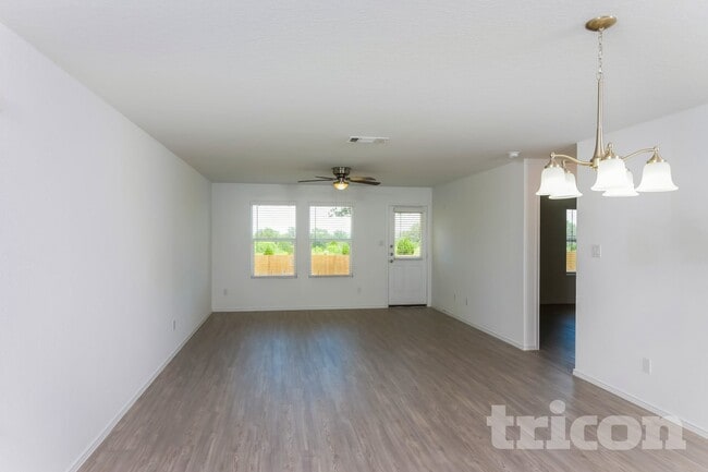 Photo - 10250 Devon Wheel St