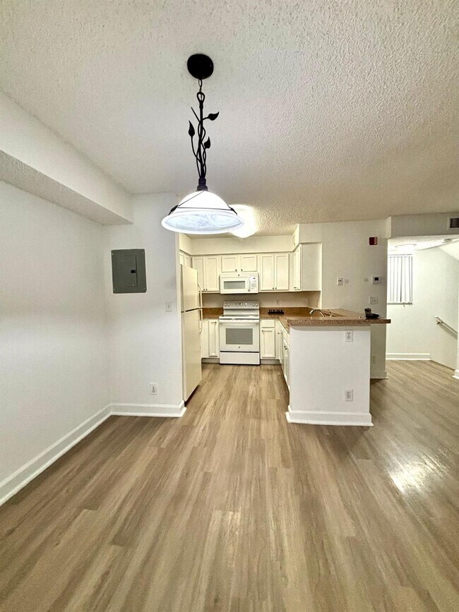 Photo - 7630 Westwood Dr Unit 321