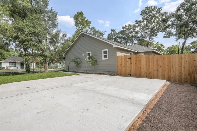 Photo - 6619 Carver Rd