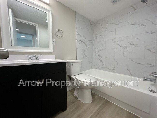 Photo - 5703 S 14th St