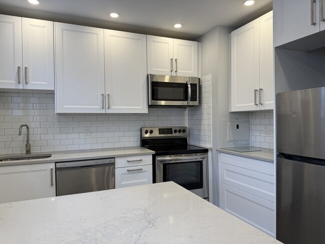 Photo - 449 Concession St Unit