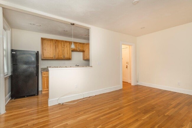 Building Photo - 138 Highland Ave