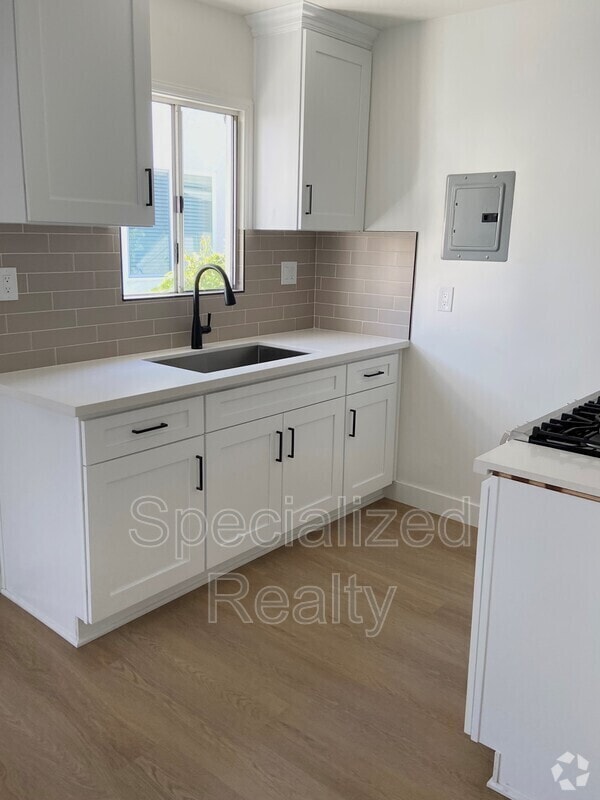 Building Photo - 626 Raleigh St Rental