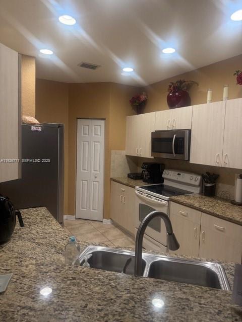 Photo - 1896 SE 15th St