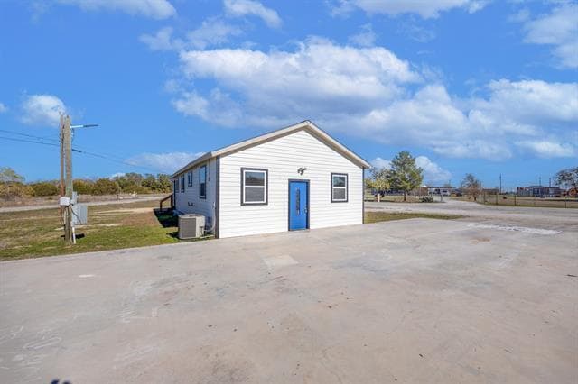 Photo - 147 Western Lake Dr