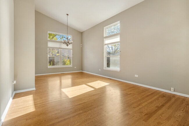 Photo - 206 Sparrow Ln