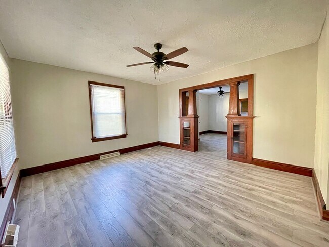 Photo - SPACIOUS 3 Bedroom Duplex Available! Unidad 610