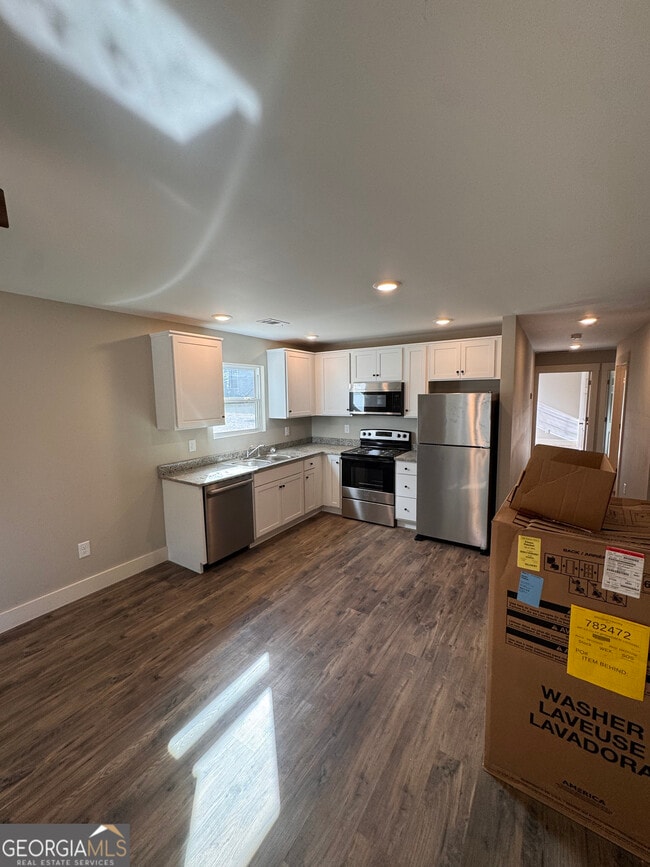 Photo - 186 Maret St