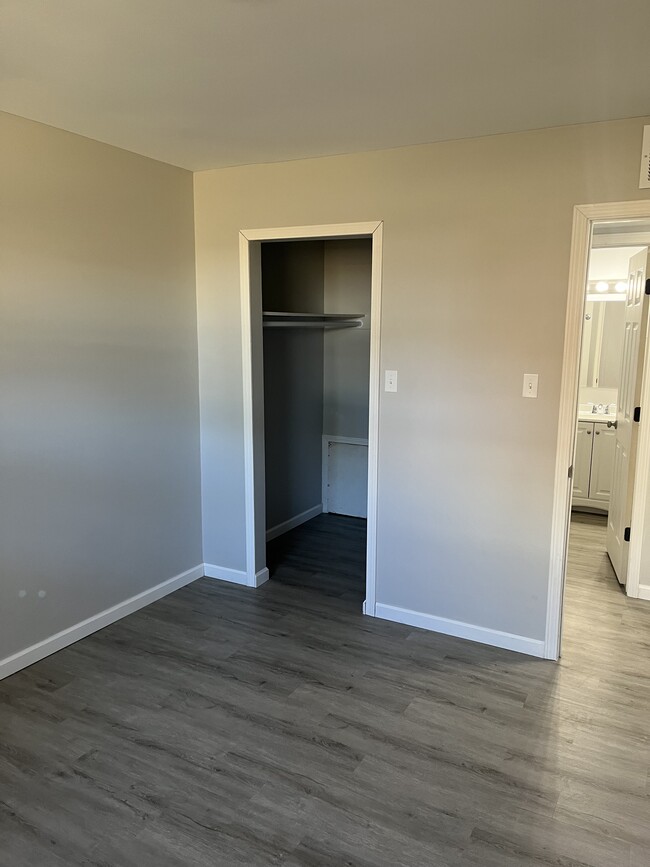 Photo - 84 Lasalle St