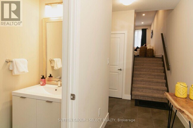 Photo - 1960 Dalmagarry Rd