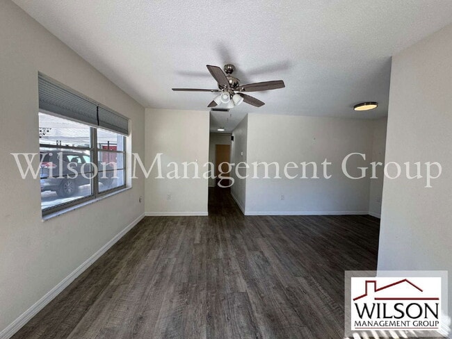 Photo - 629 Rugby St