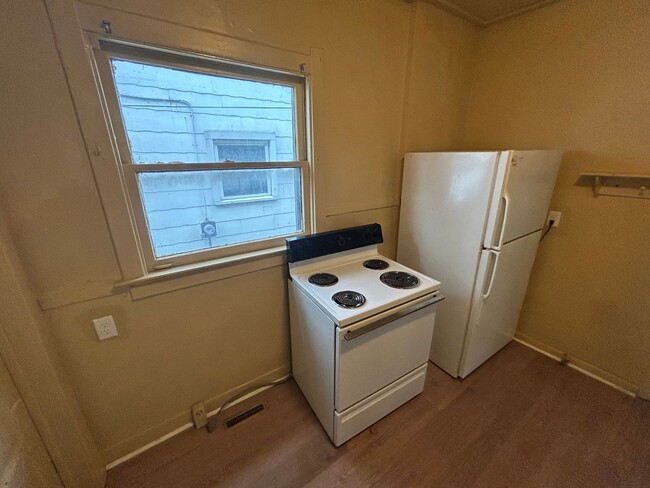Photo - Charming 3 Bedroom Home Near East Toledo & Downtown