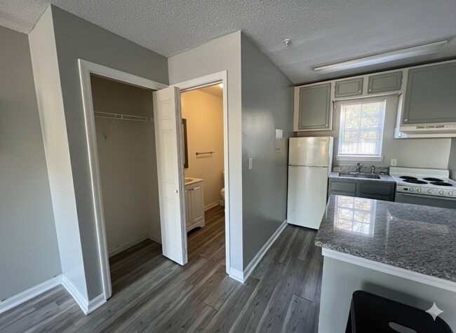 Photo - 115 Shell Ave SE