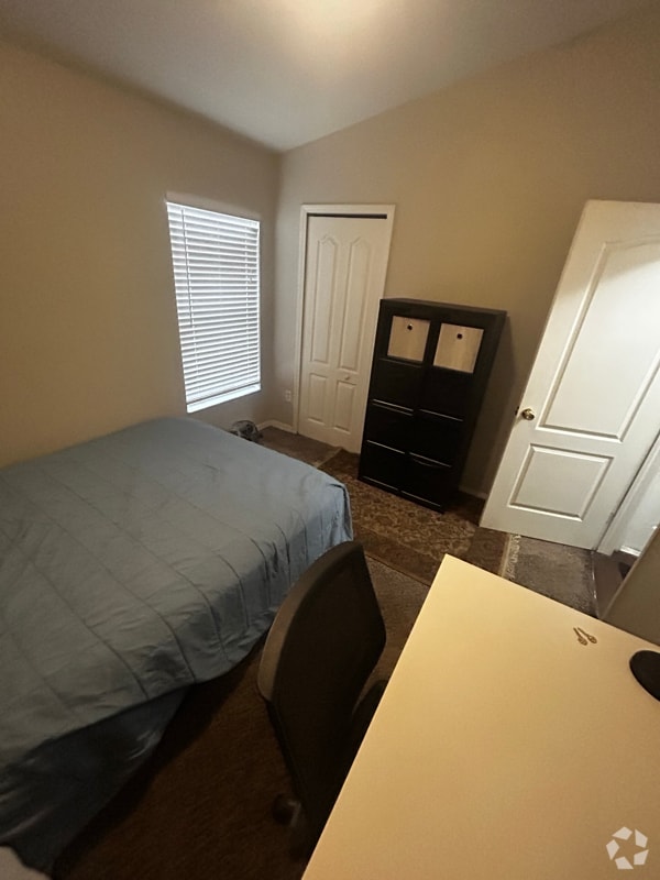Building Photo - 8151 Canterbury Lake Blvd Rental