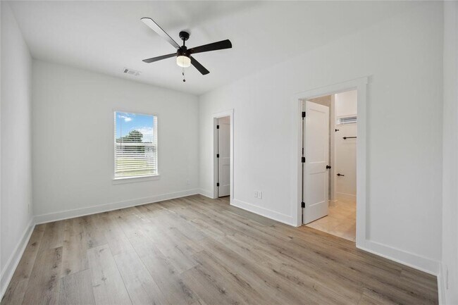 Photo - 8025 Cora St