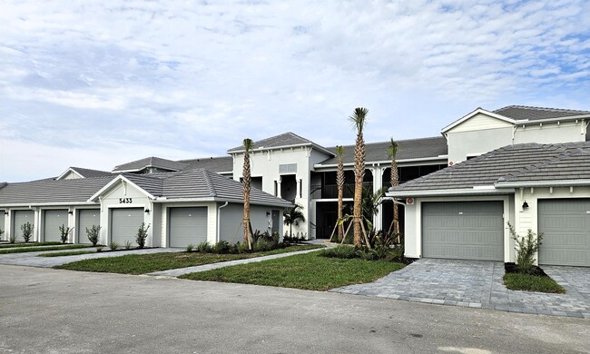 Photo - 5433 Double Eagle Cir Townhome