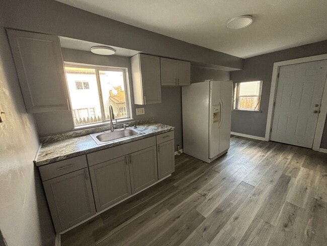310 E 16th Ave