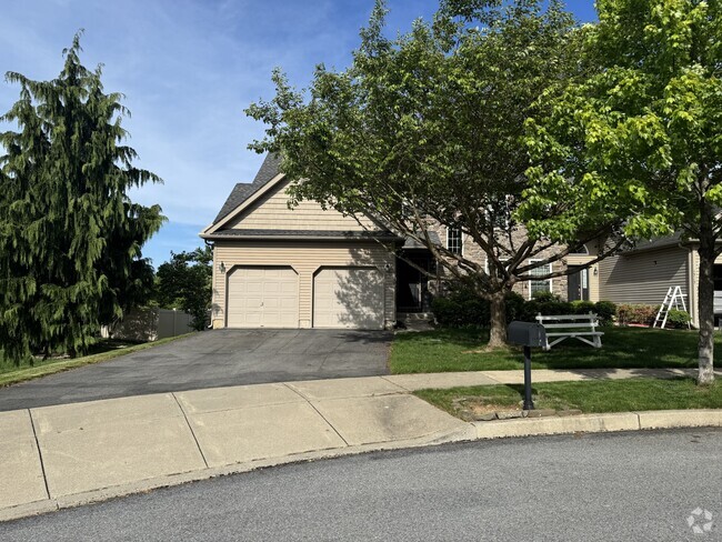 FRONT OF HOUSE - 1537 Abigail Ln Rental