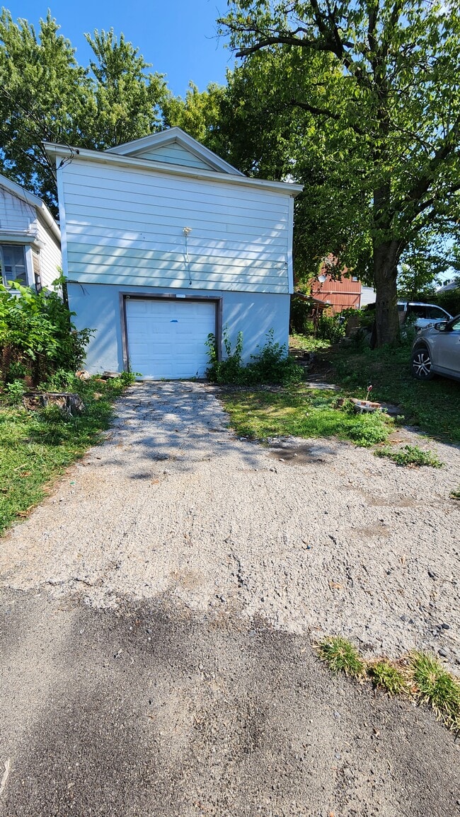 Building Photo - 1422 N State St Rental