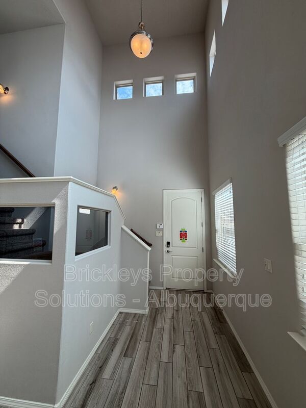Photo - 7420 Tangerine Ct NE