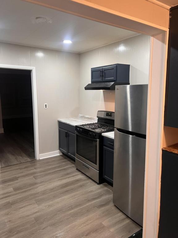 Photo - 18214 Oak St