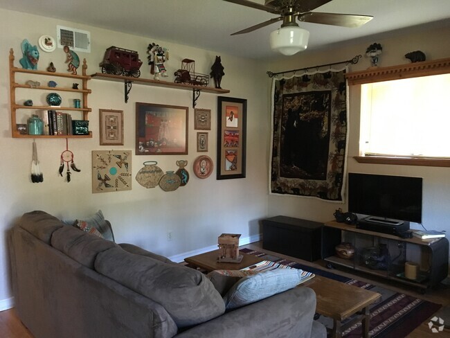 Building Photo - 103 Raymond Buckner Dr Unit Apt #1