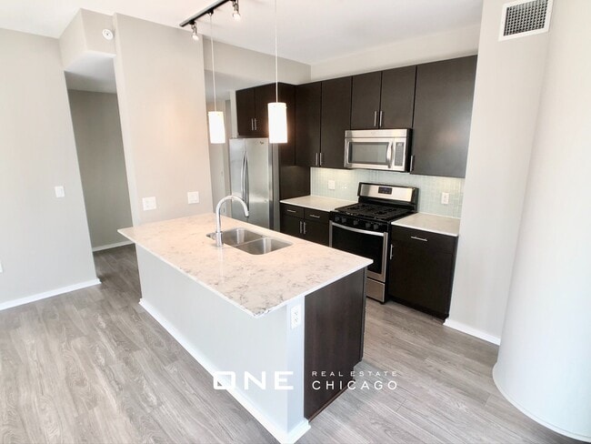 Photo - 145 N Desplaines St Unit 1003