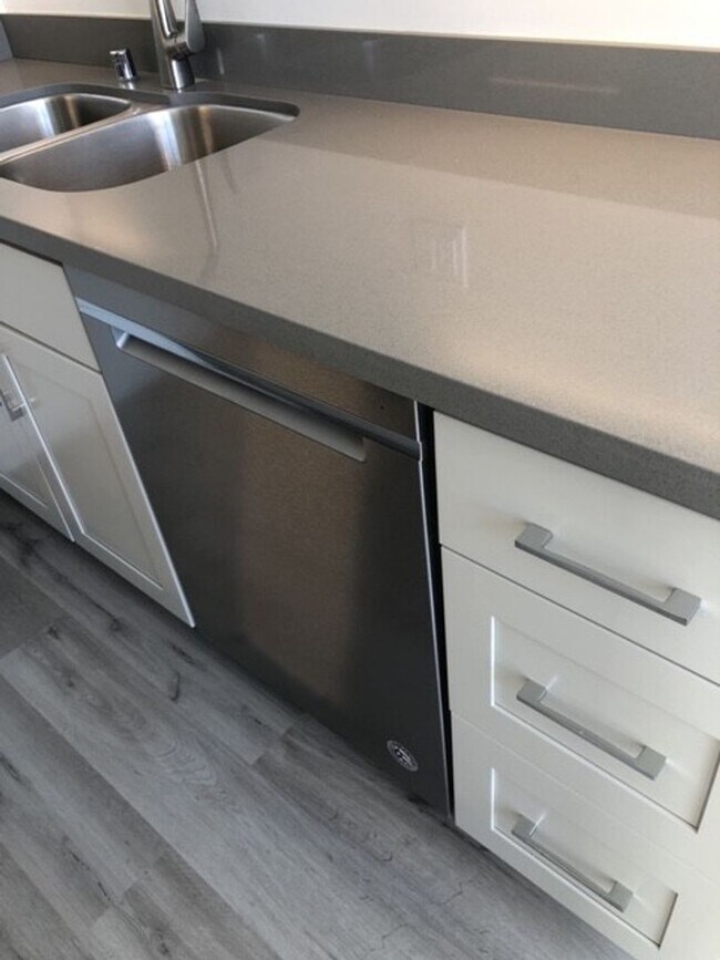 Photo - PRICE REDUCED! Newly renovated rent contro... Unit 16