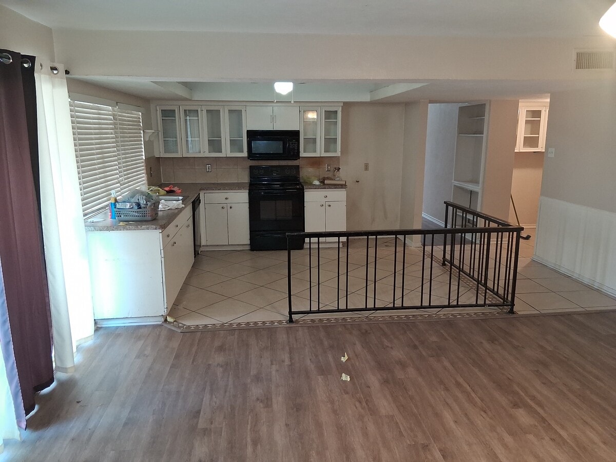 Photo - 2914 Pinewood Dr
