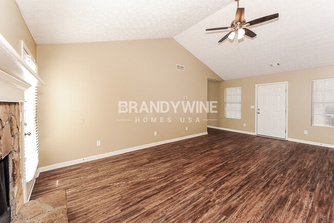 Photo - 371 Walker Dr