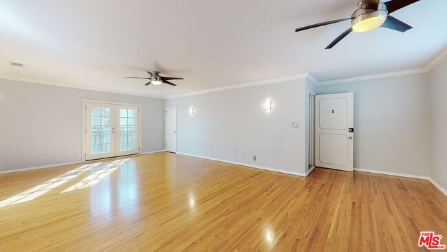 Photo - 432 S Doheny Dr Unit 6