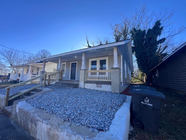 Building Photo - 1218 21st St