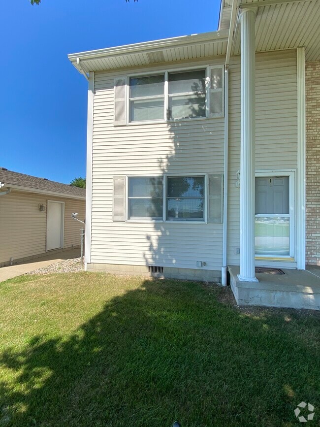 Building Photo - 341 Gettysburg Dr Unit 1 Rental