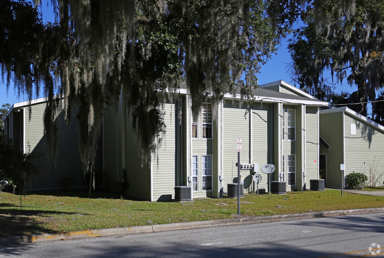 Pine Gardens Apartments Ocala, FL