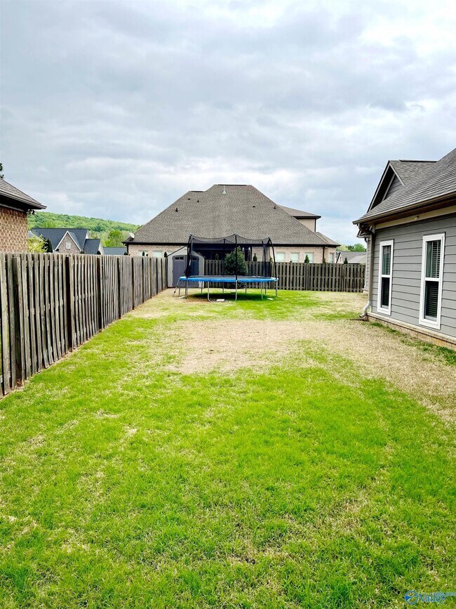 Photo - 2625 Mountain Stream Way SE