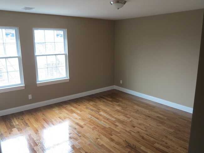 Photo - 14 Summit St