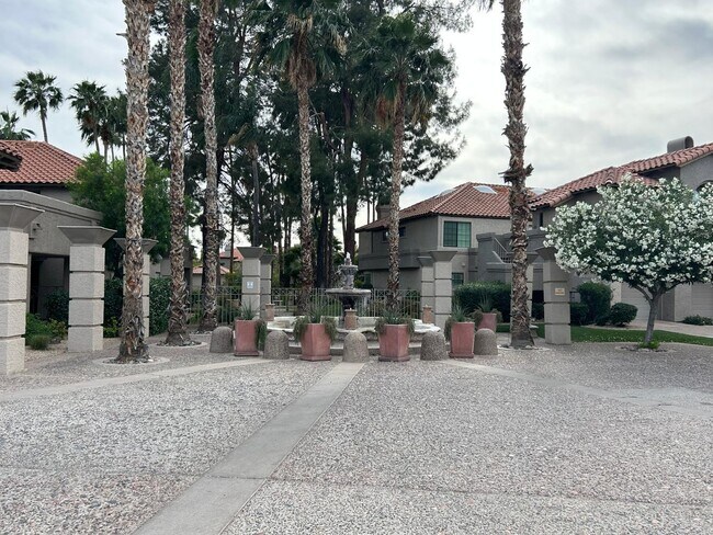 Photo - 10015 E Mountain View Rd Unidad 2009